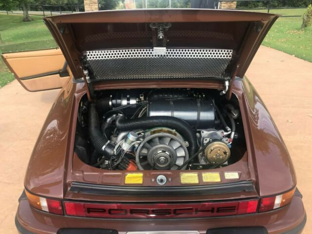 Porsche 911 1976 image number 28