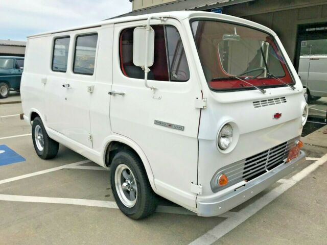 Chevrolet G10 Van 1966 image number 0