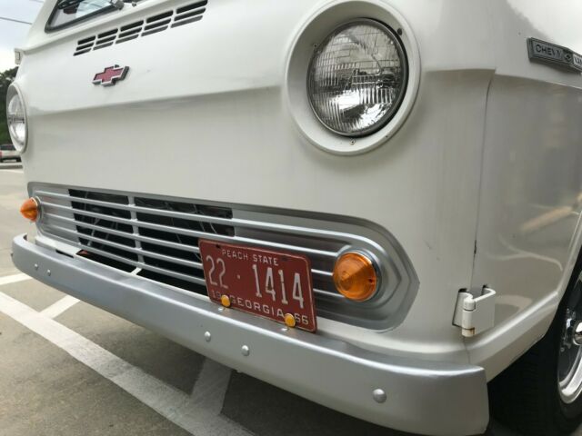 Chevrolet G10 Van 1966 image number 28