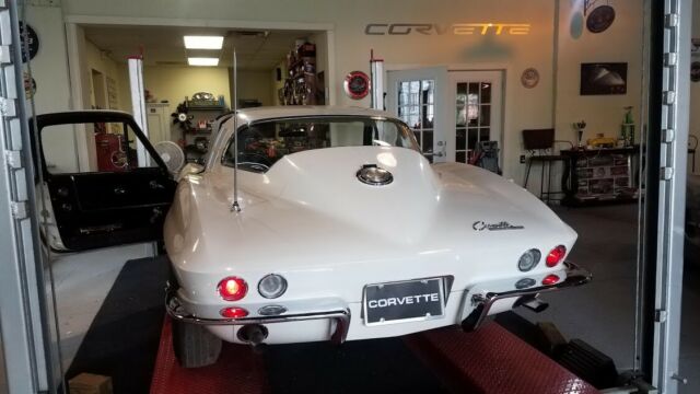 Chevrolet Corvette 1964 image number 27