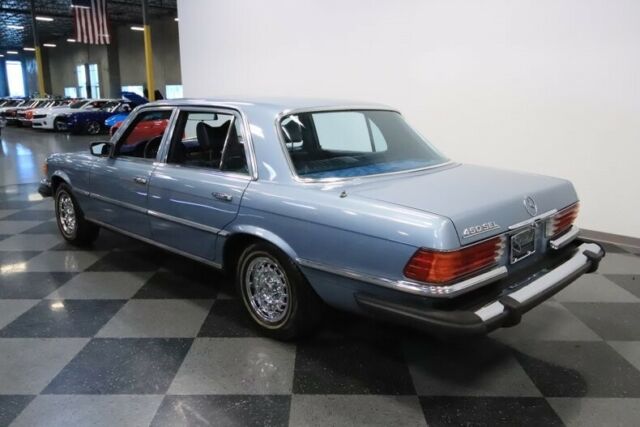 Mercedes-Benz 400-Series 1979 image number 9