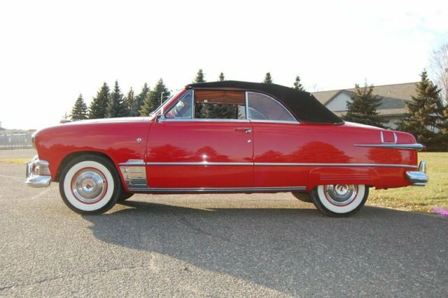 Ford Deluxe 2 Door Convertible 1951 image number 14