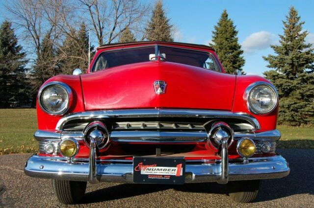 Ford Deluxe 2 Door Convertible 1951 image number 17