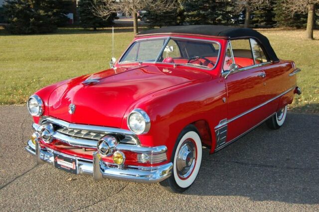 Ford Deluxe 2 Door Convertible 1951 image number 40