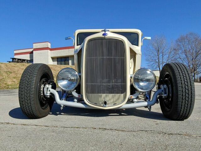 Ford Tudor Sedan 1932 image number 12