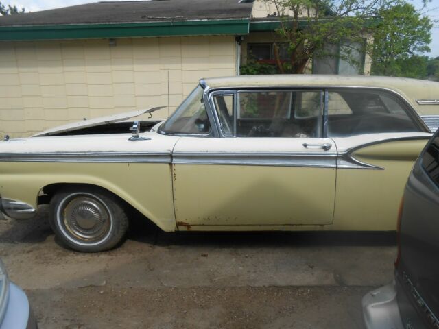 Ford Galaxie 1959 image number 14