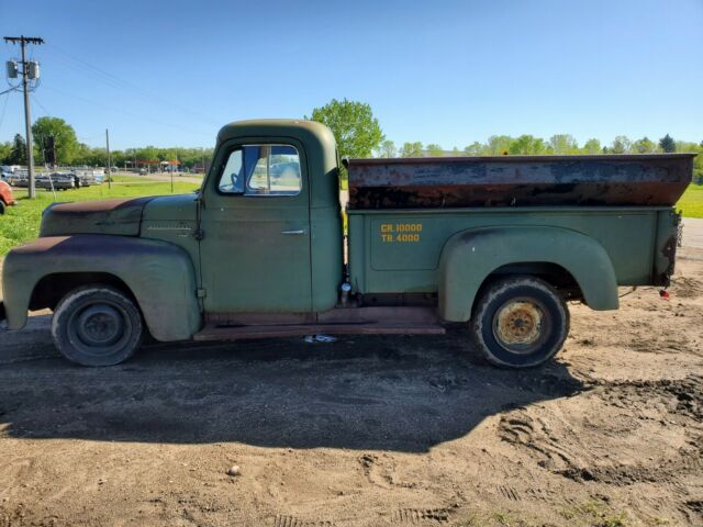 International Harvester L110 1952 image number 16