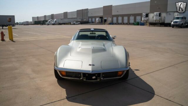 Chevrolet Corvette 1972 image number 2