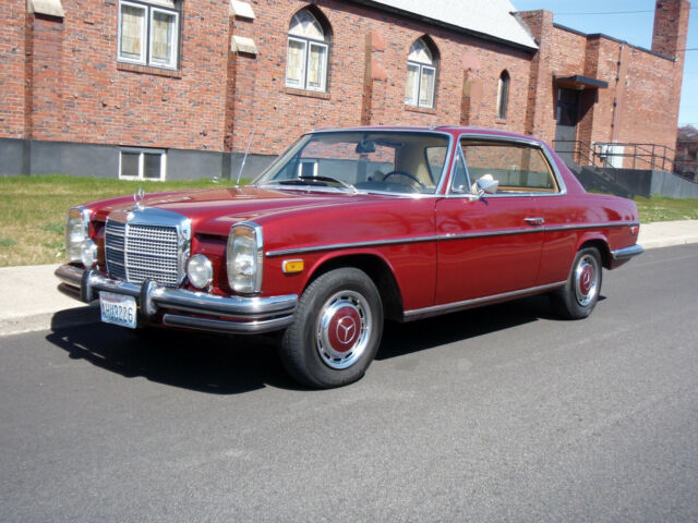 Mercedes-Benz 200-Series 1973 image number 0