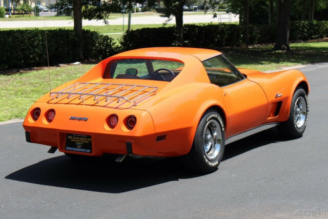 Chevrolet Corvette 1976 image number 32