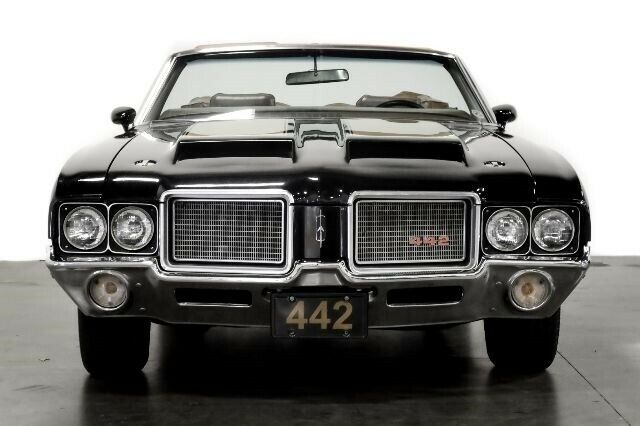 Oldsmobile Cutlass 1972 image number 2