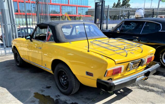 Fiat 124 Spider 1975 image number 1