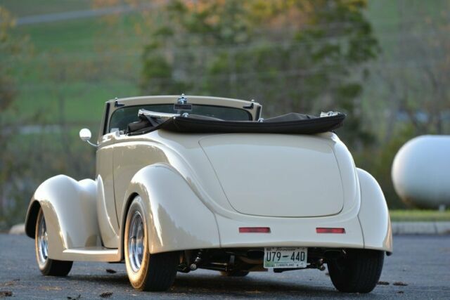 Ford Street Rod Convertible 1937 image number 36