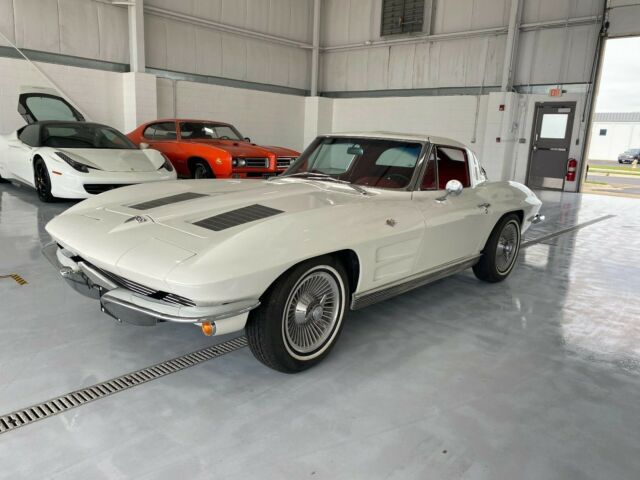 Chevrolet Corvette 1963 image number 28