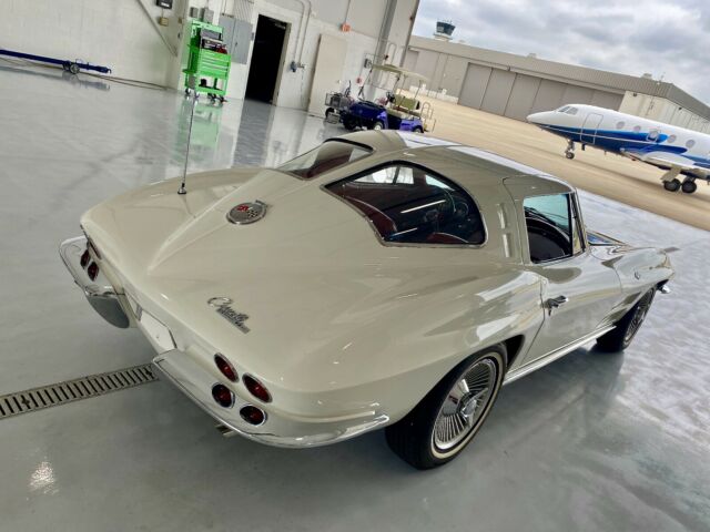 Chevrolet Corvette 1963 image number 30