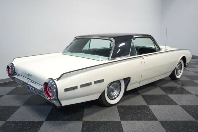 Ford Thunderbird 1962 image number 13