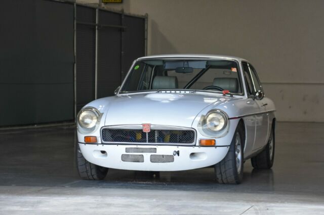 MG MGB 1974 image number 1