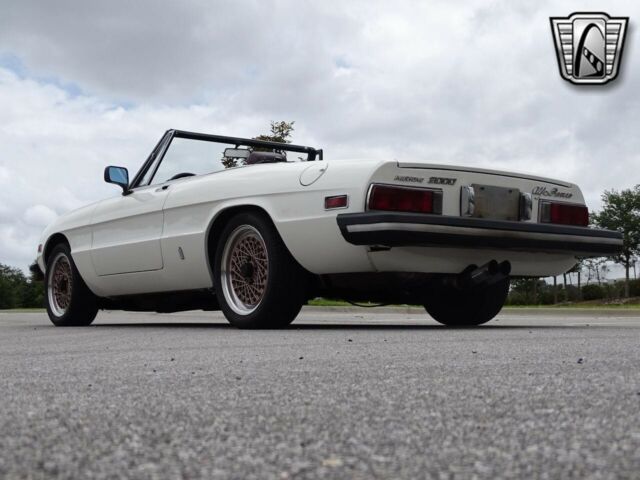 Alfa Romeo Spider 1977 image number 18