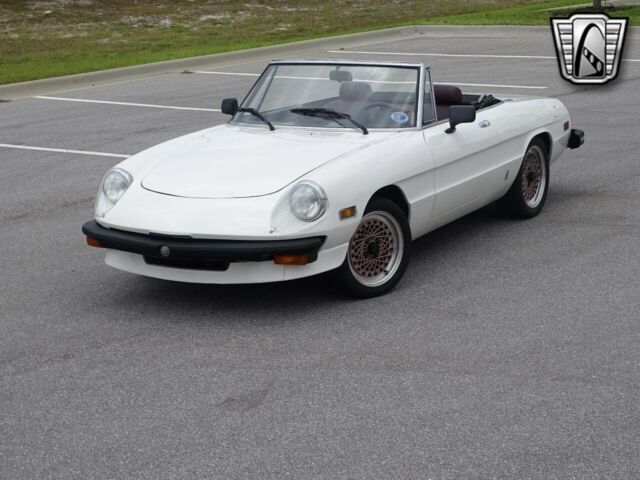 Alfa Romeo Spider 1977 image number 2