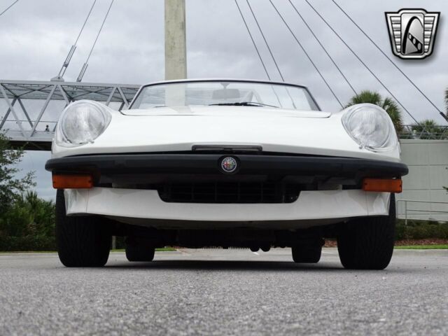 Alfa Romeo Spider 1977 image number 33