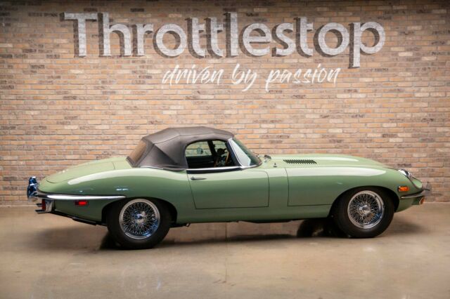 Jaguar E-Type 1969 image number 28