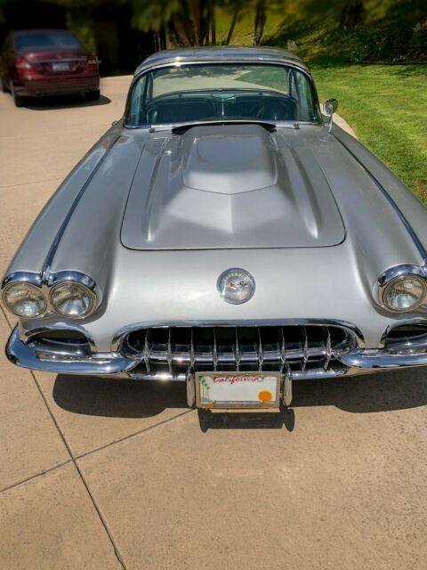 Chevrolet Corvette 1958 image number 12