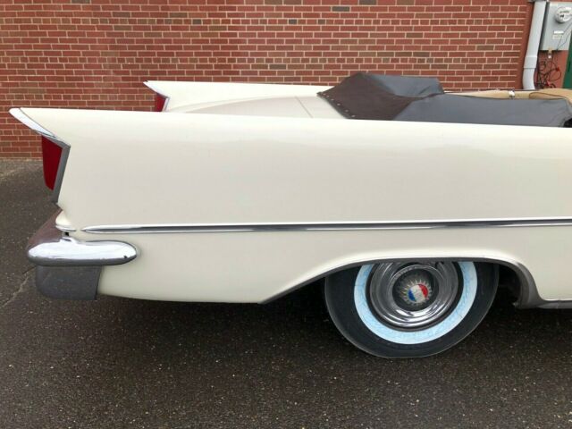 Chrysler 300E 1959 image number 2