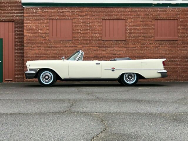 Chrysler 300E 1959 image number 32