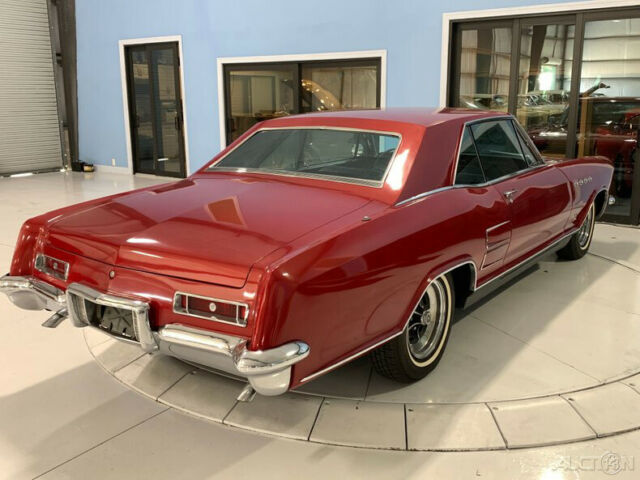 Buick Riviera 1963 image number 17