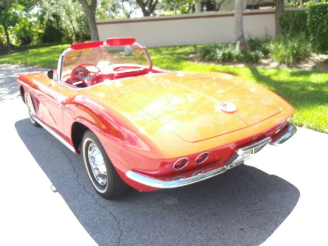 Chevrolet Corvette 1962 image number 22