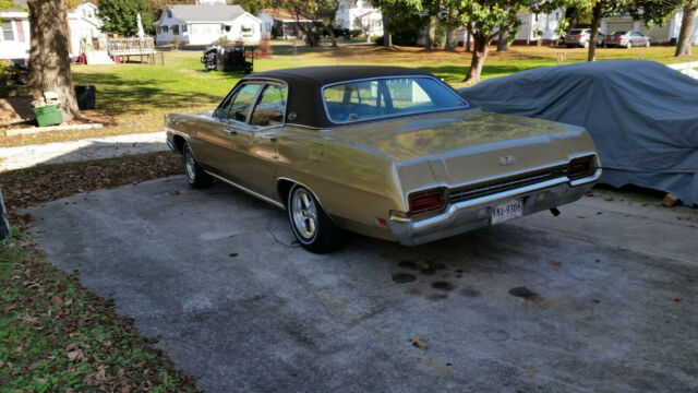 Ford Galaxie 1970 image number 19