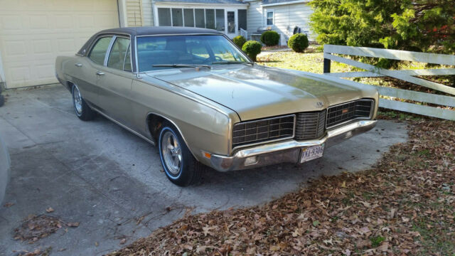 Ford Galaxie 1970 image number 4