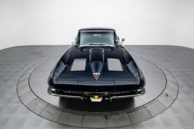 Chevrolet Corvette 1963 image number 12