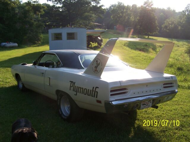 Plymouth Road Runner 1970 image number 18