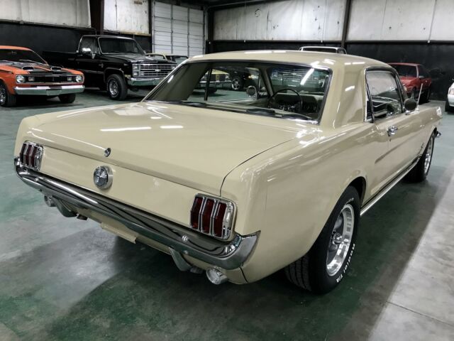 Ford Mustang 1966 image number 28