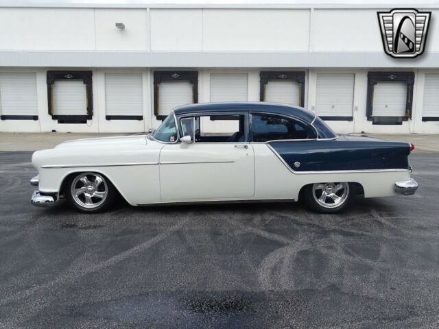 Oldsmobile Rocket 88 1954 image number 16