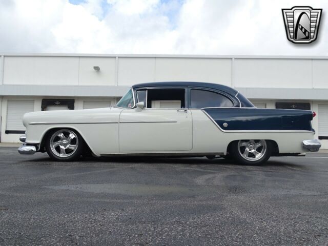 Oldsmobile Rocket 88 1954 image number 17