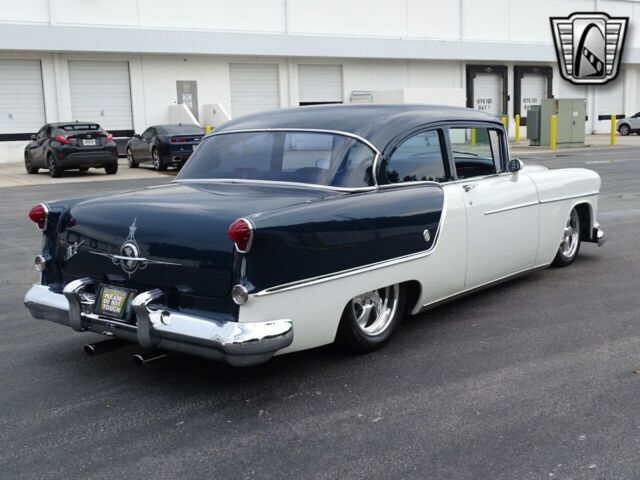 Oldsmobile Rocket 88 1954 image number 31