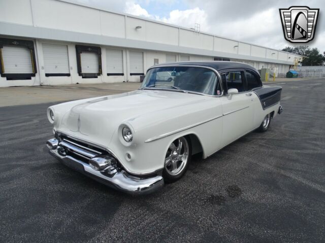 Oldsmobile Rocket 88 1954 image number 37