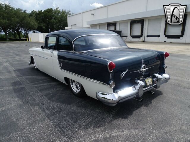 Oldsmobile Rocket 88 1954 image number 43