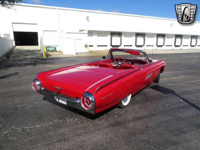 Ford Thunderbird 1963 image number 31