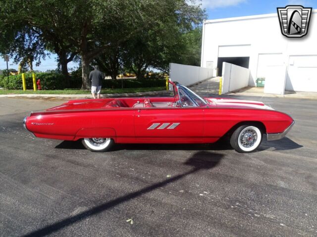 Ford Thunderbird 1963 image number 32