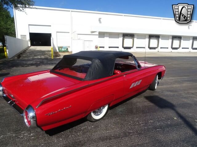 Ford Thunderbird 1963 image number 35