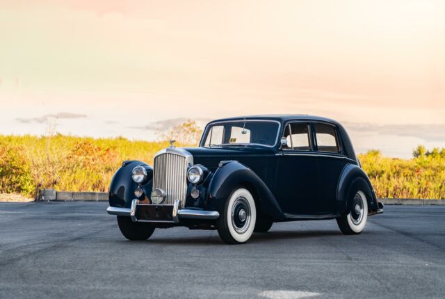 Bentley Mark VI Saloon 1951 image number 14