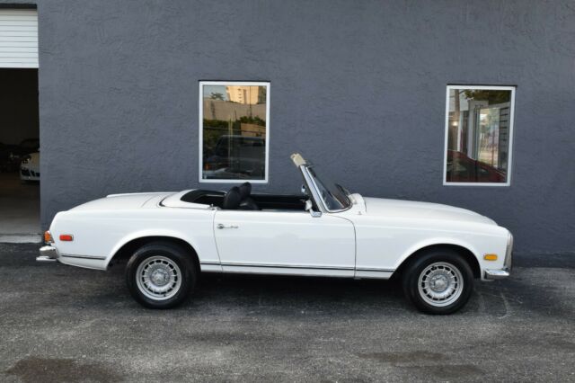 Mercedes-Benz SL-Class 1968 image number 3