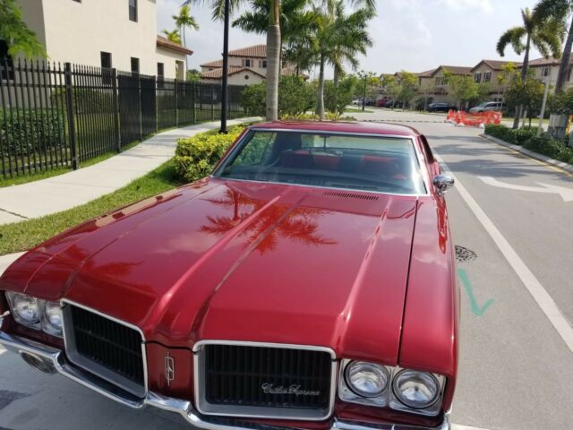 Oldsmobile Cutlass Supreme Classic 1971 image number 27