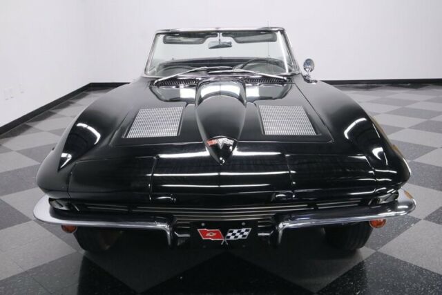 Chevrolet Corvette 1963 image number 19