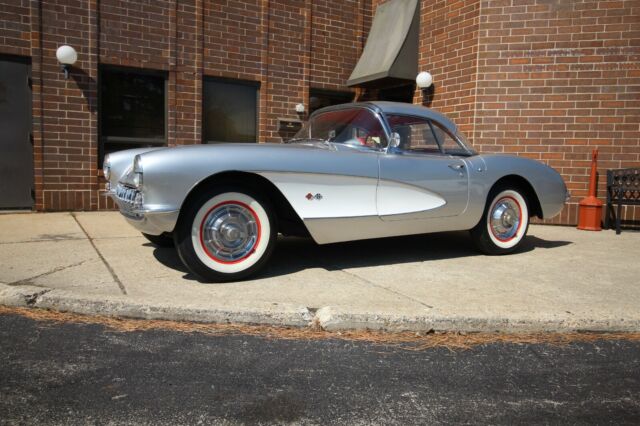 Chevrolet Corvette 1957 image number 1