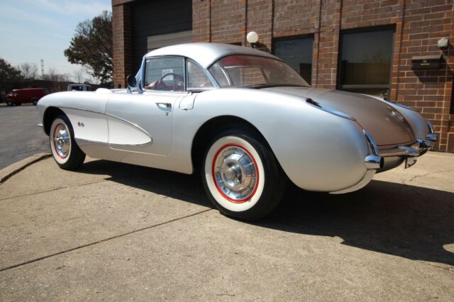 Chevrolet Corvette 1957 image number 2