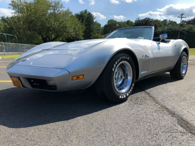 Chevrolet Corvette 1974 image number 27